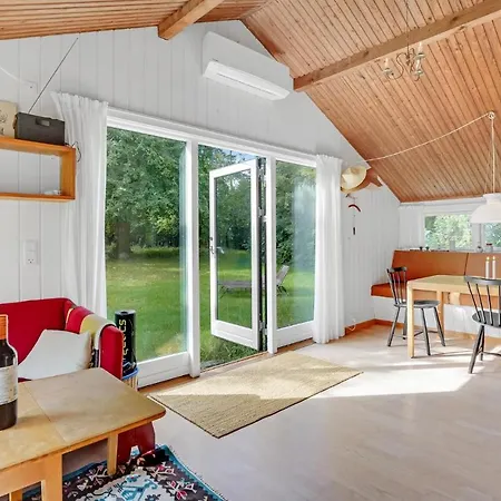 Hébergement de vacances 1 Bedroom Awesome In