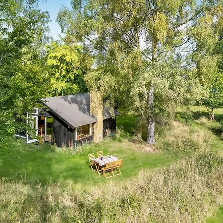 1 Bedroom Awesome In Semesterbostad *