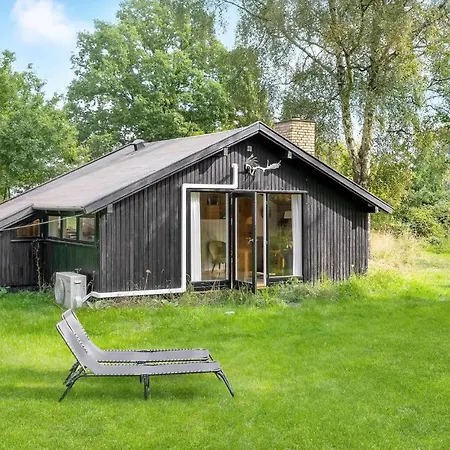 1 Bedroom Awesome In Hébergement de vacances *